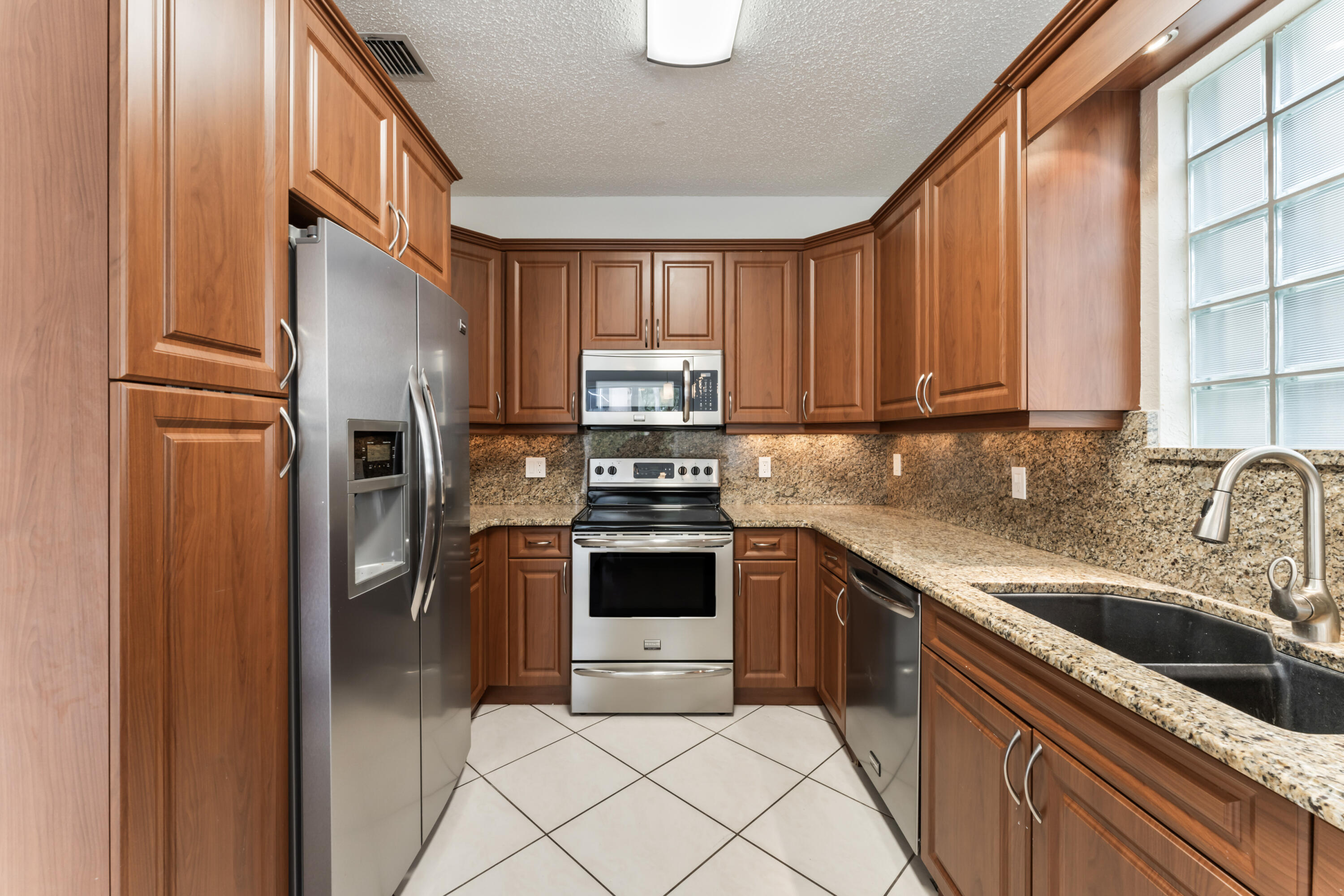 11447 NW 48th Court