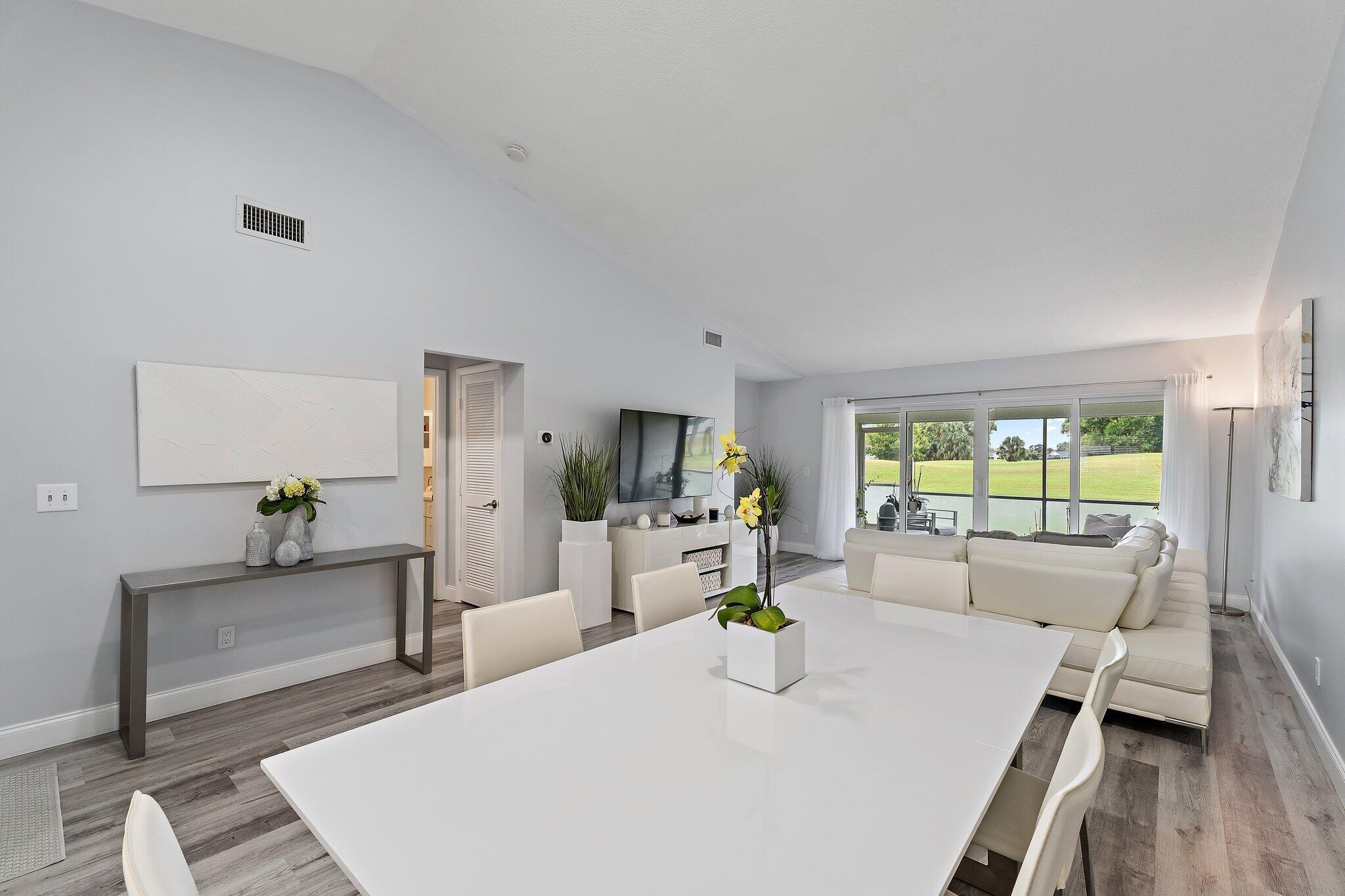 128 Moccasin Trail S