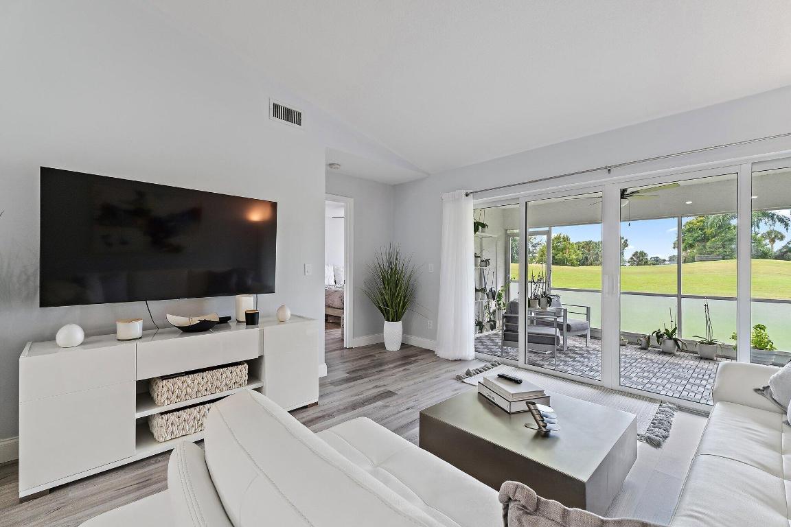 128 Moccasin Trail S