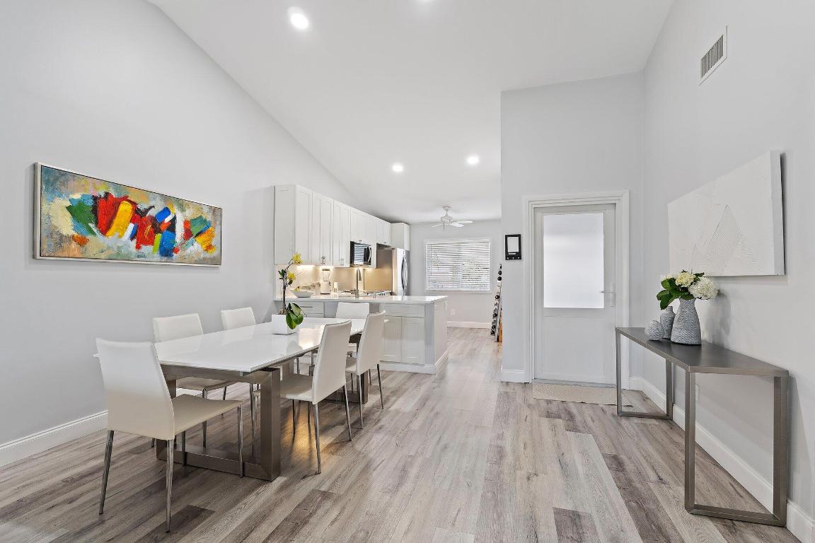 128 Moccasin Trail S