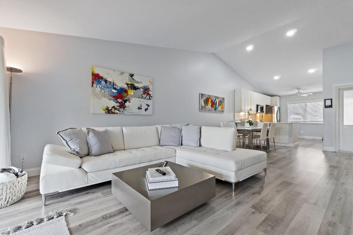 128 Moccasin Trail S