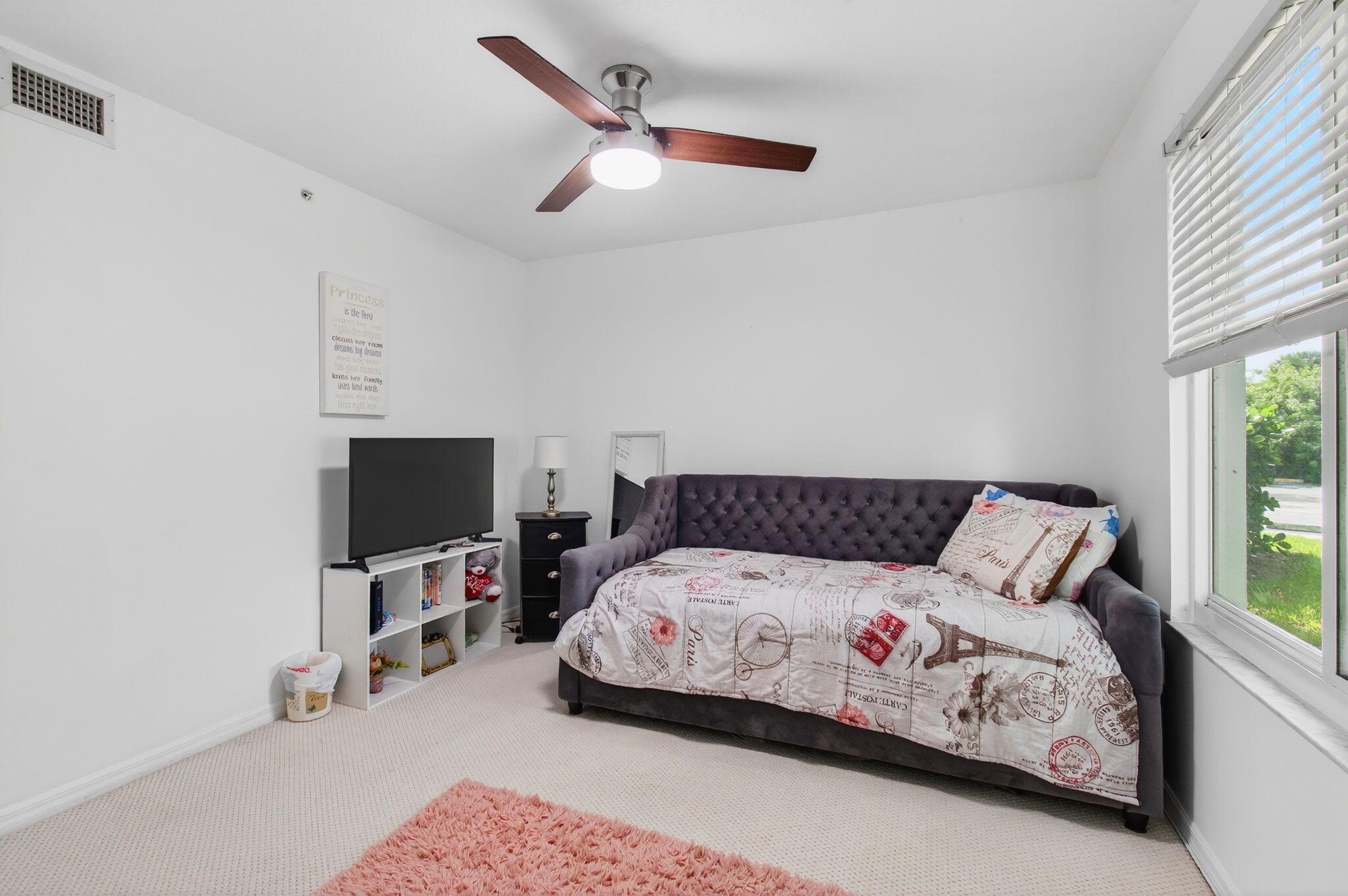 1202 Villa Circle