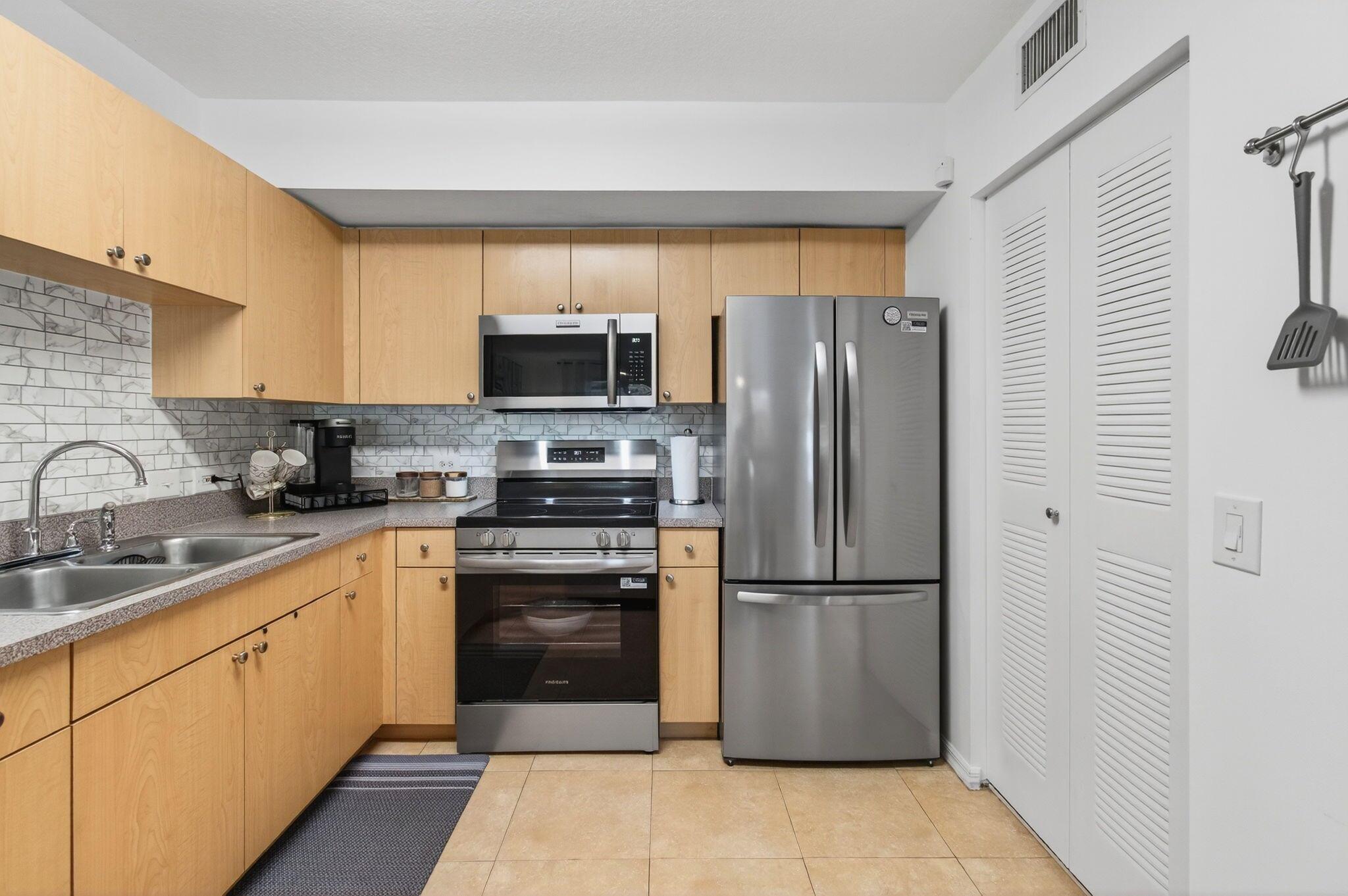 1202 Villa Circle