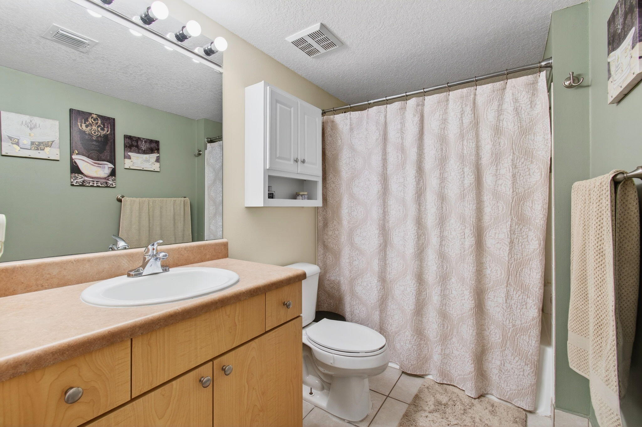1202 Villa Circle