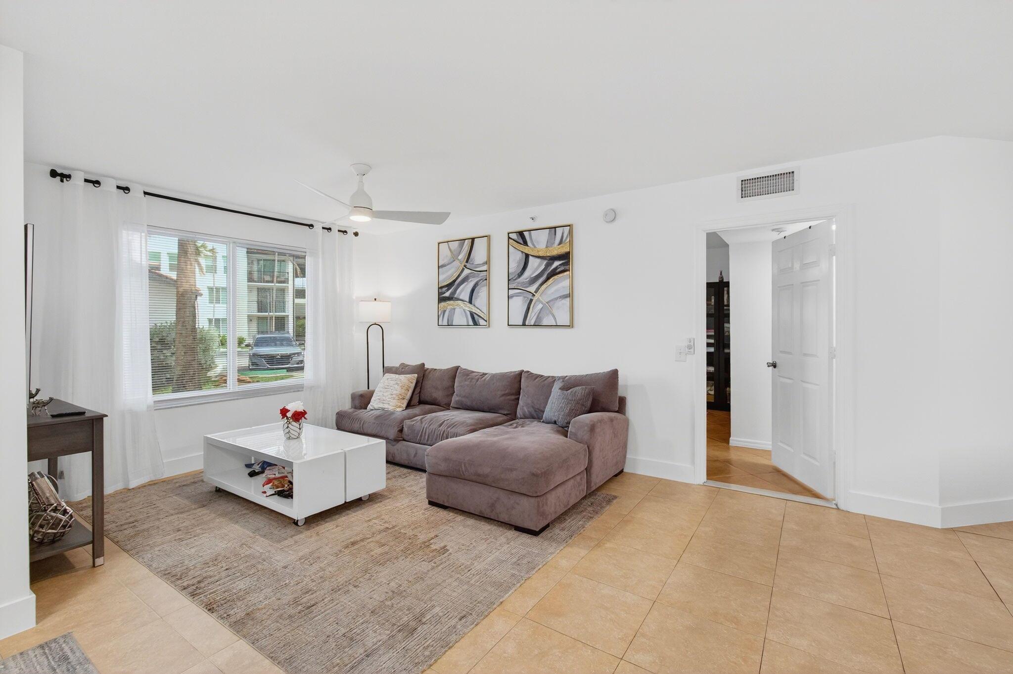 1202 Villa Circle