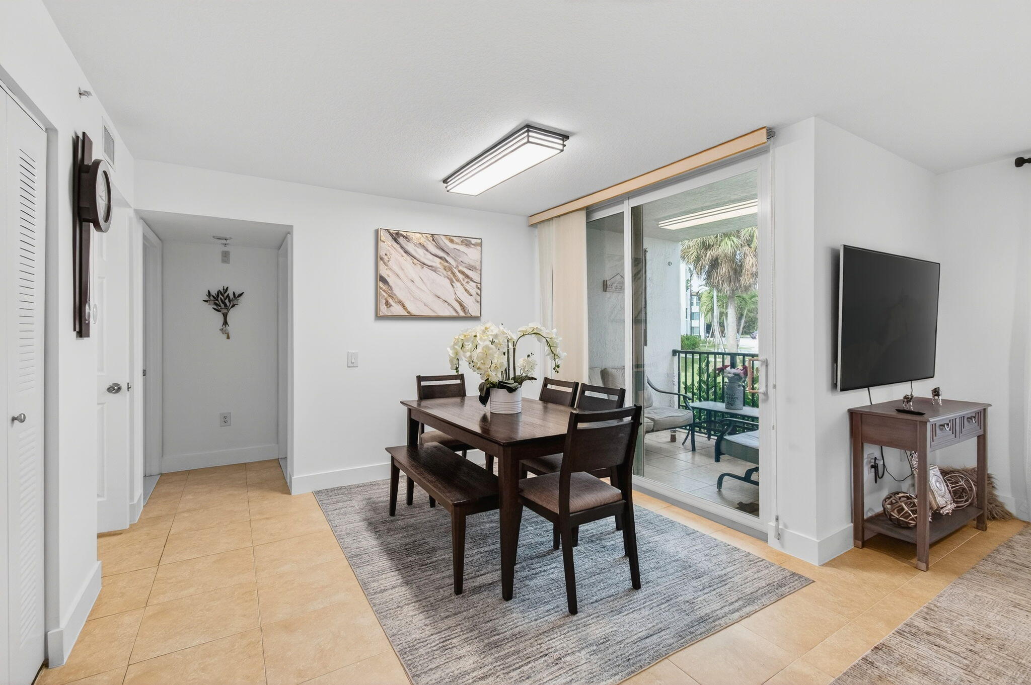 1202 Villa Circle