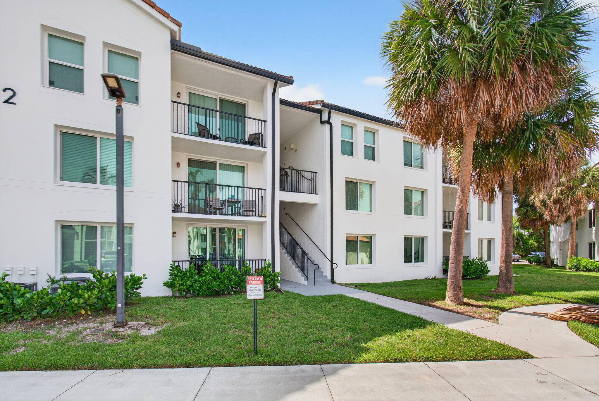 1202 Villa Circle