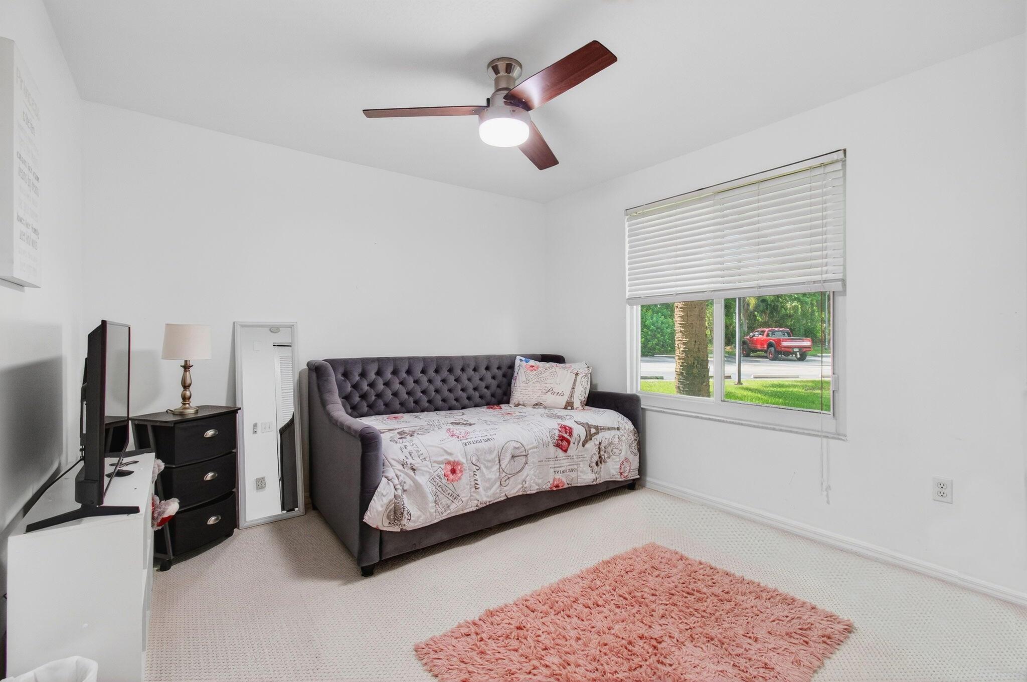 1202 Villa Circle