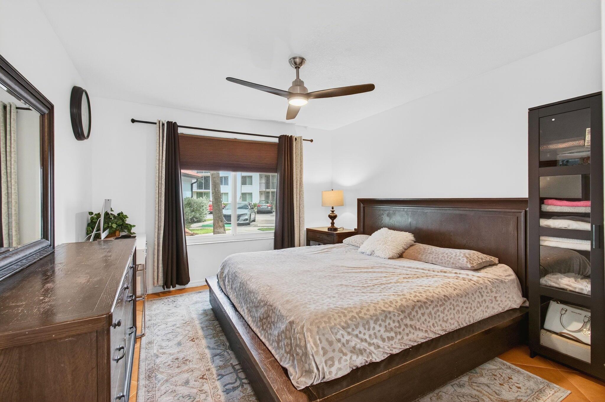 1202 Villa Circle