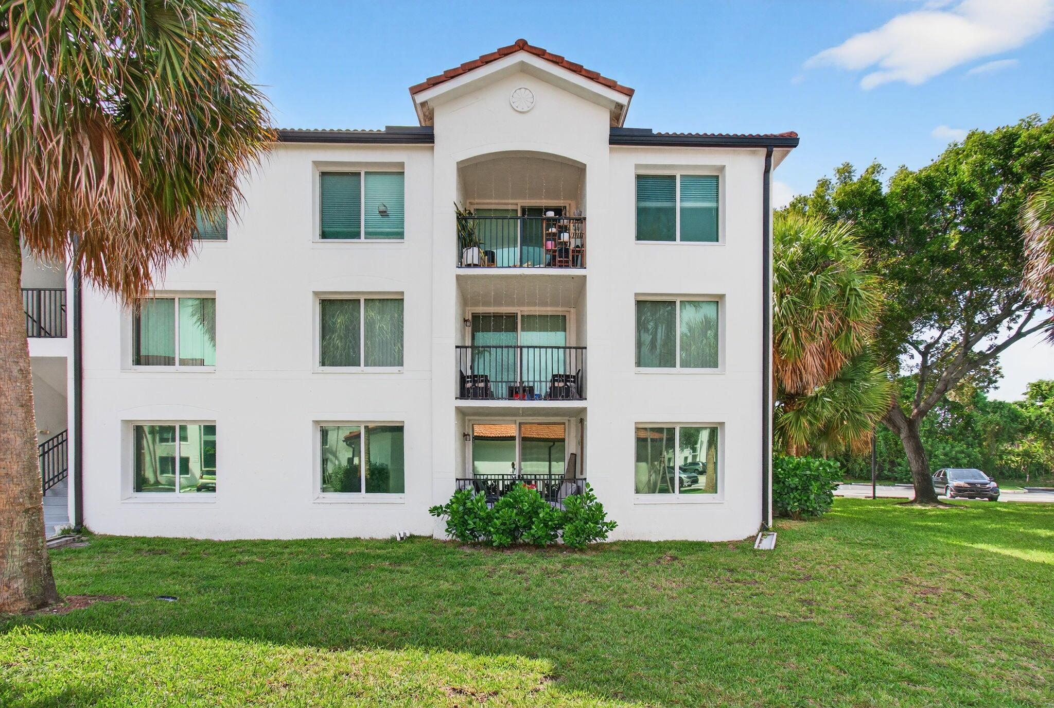 1202 Villa Circle