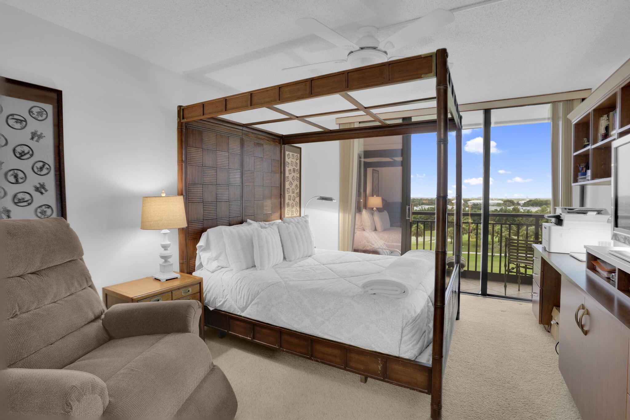 2427 Presidential Way 701