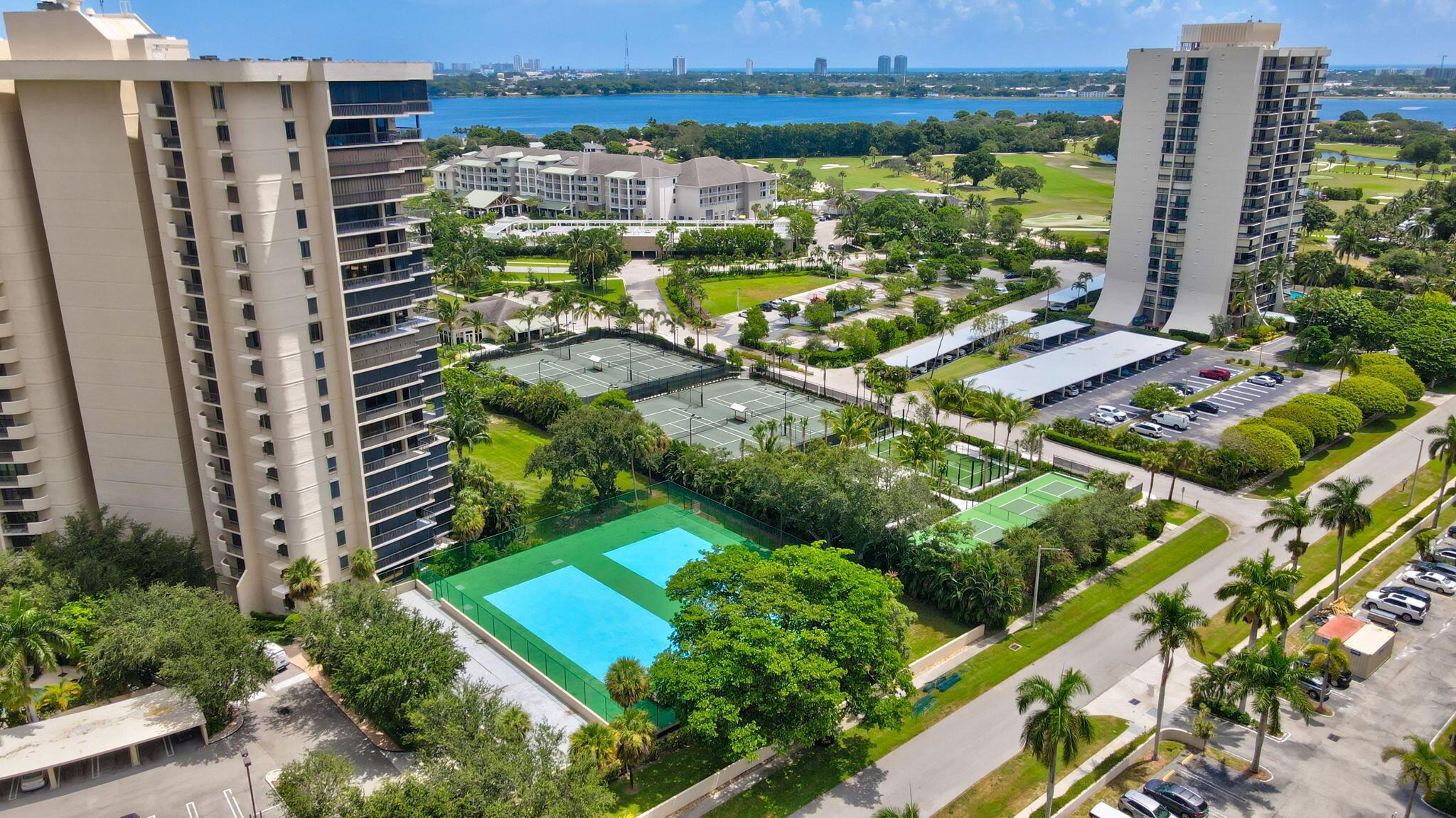 2427 Presidential Way 701