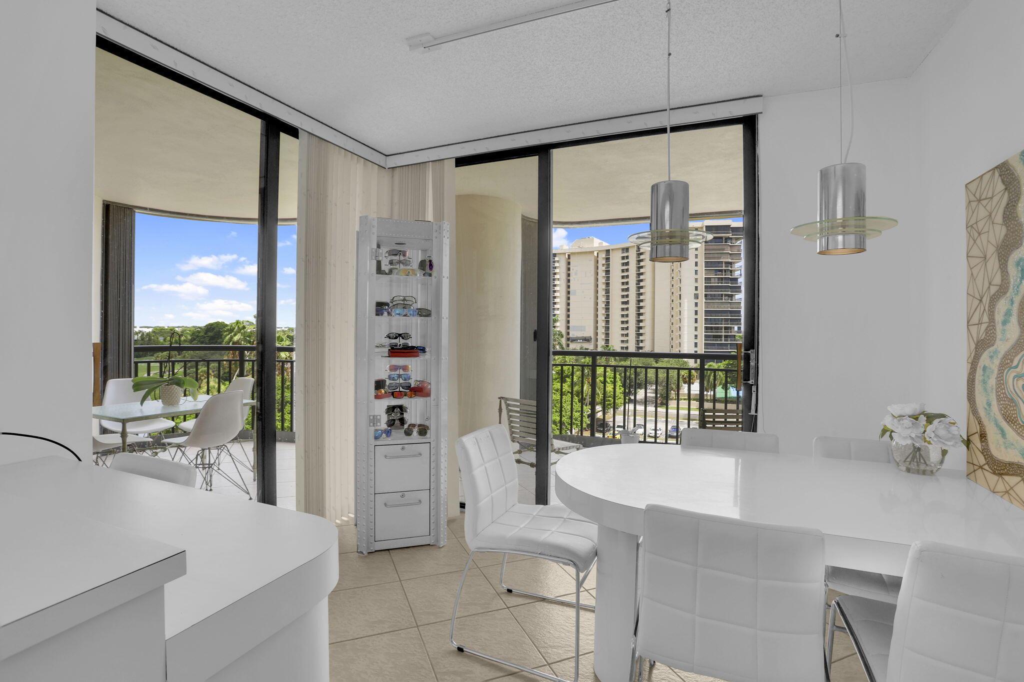 2427 Presidential Way 701