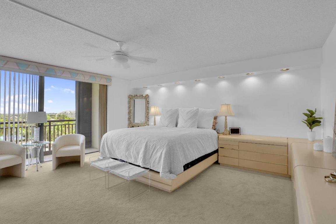 2427 Presidential Way 701