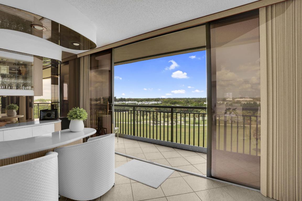 2427 Presidential Way 701