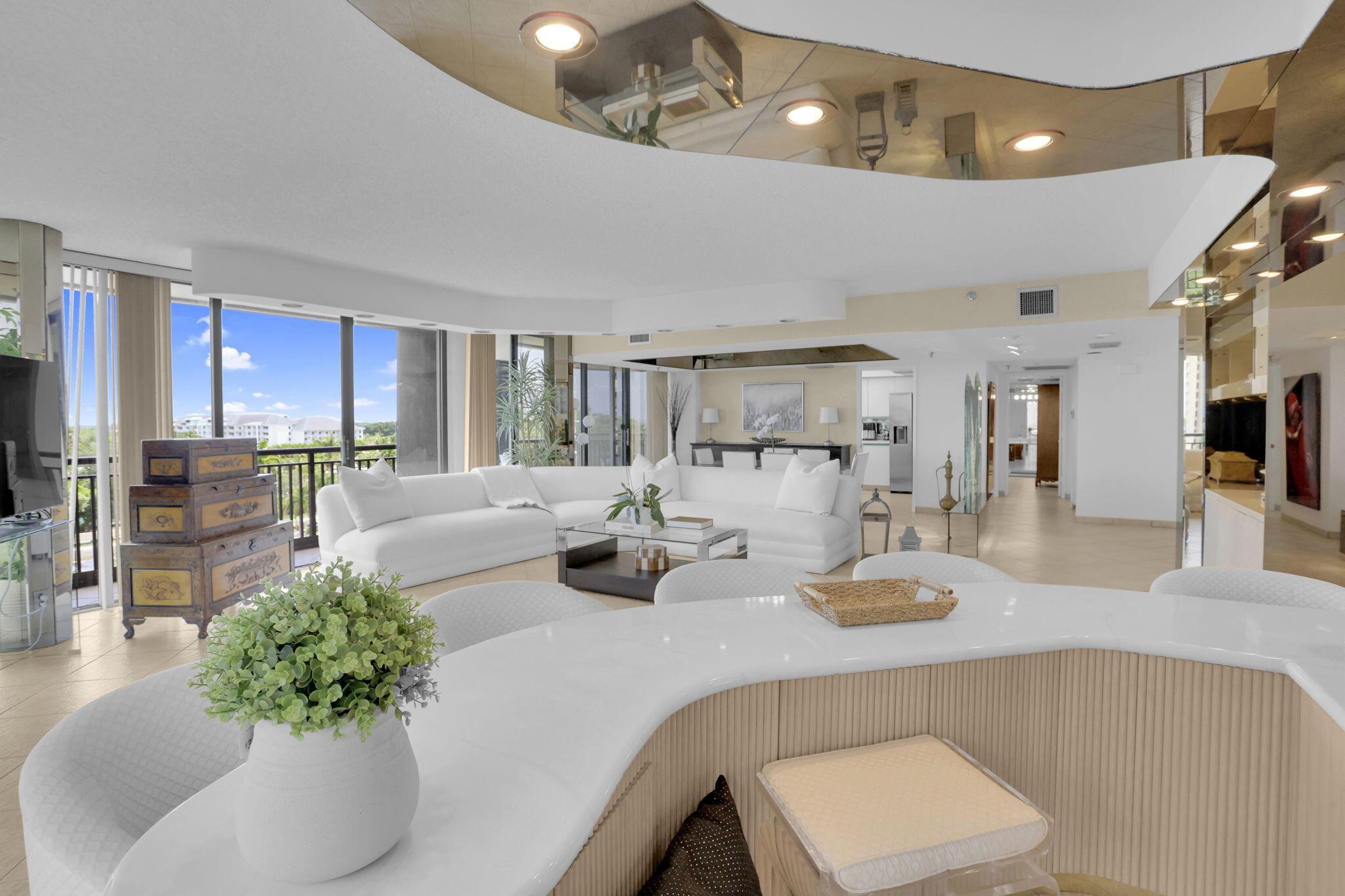 2427 Presidential Way 701