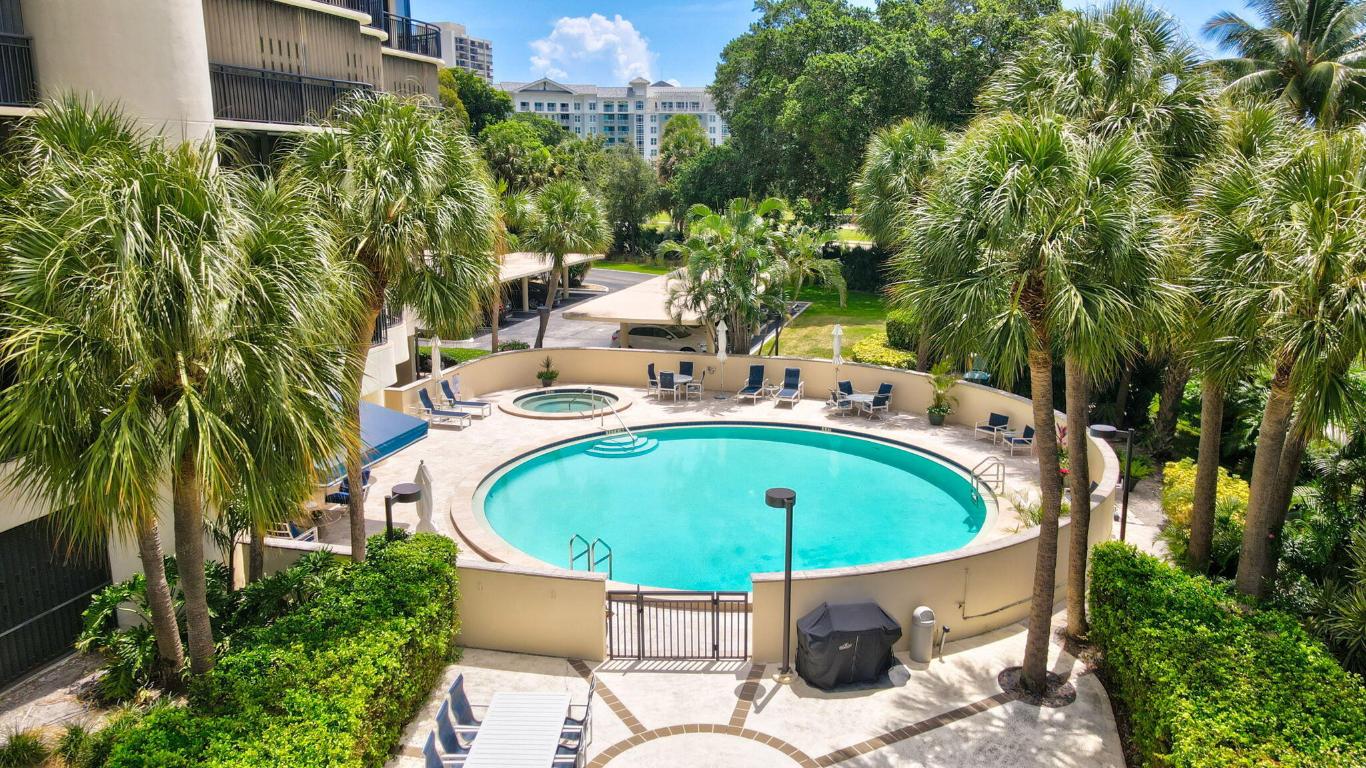 2427 Presidential Way 701