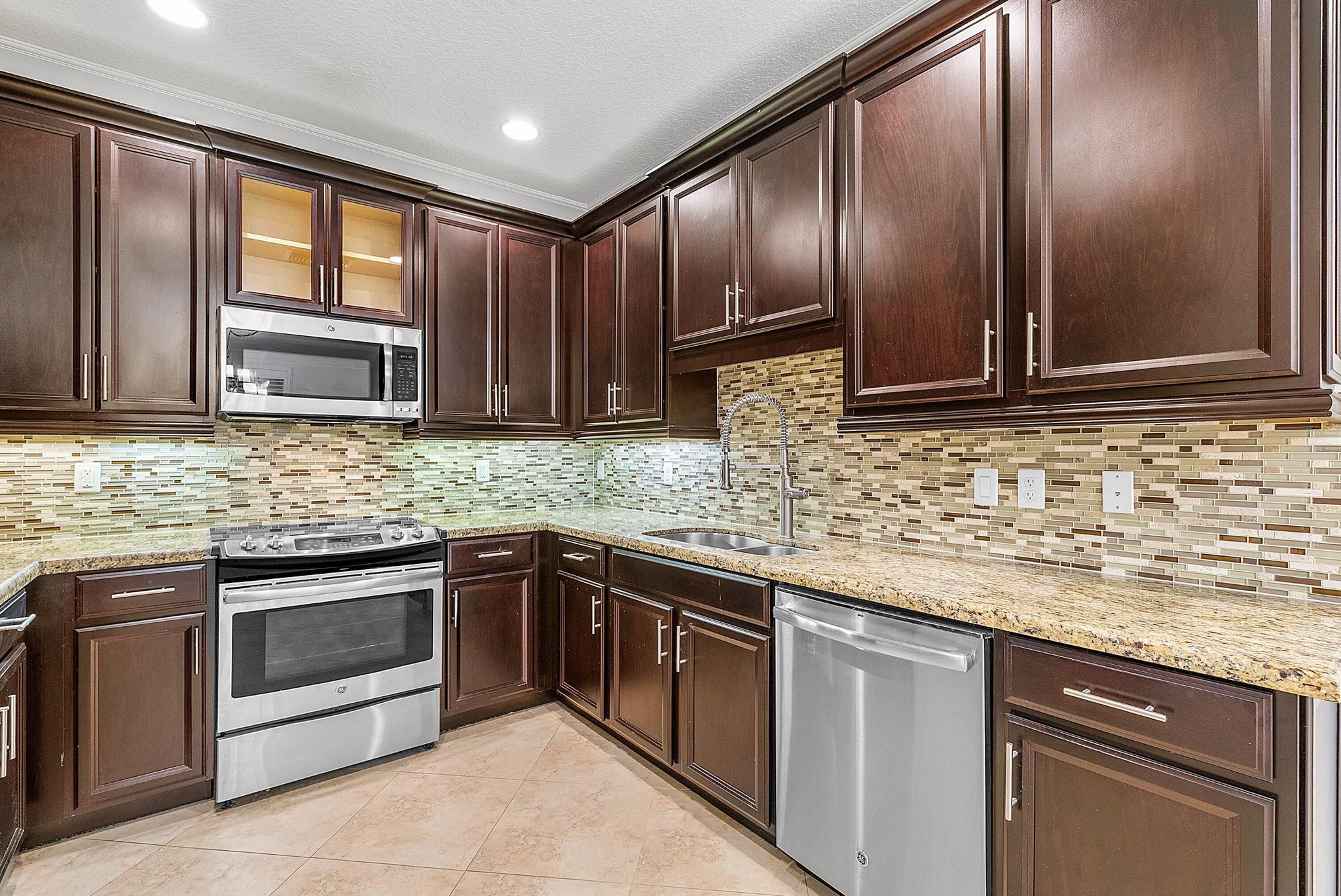 6320 Ginger Trail 101