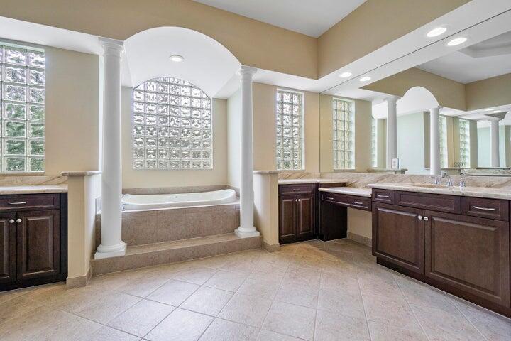 11812 Windmill Lake Drive