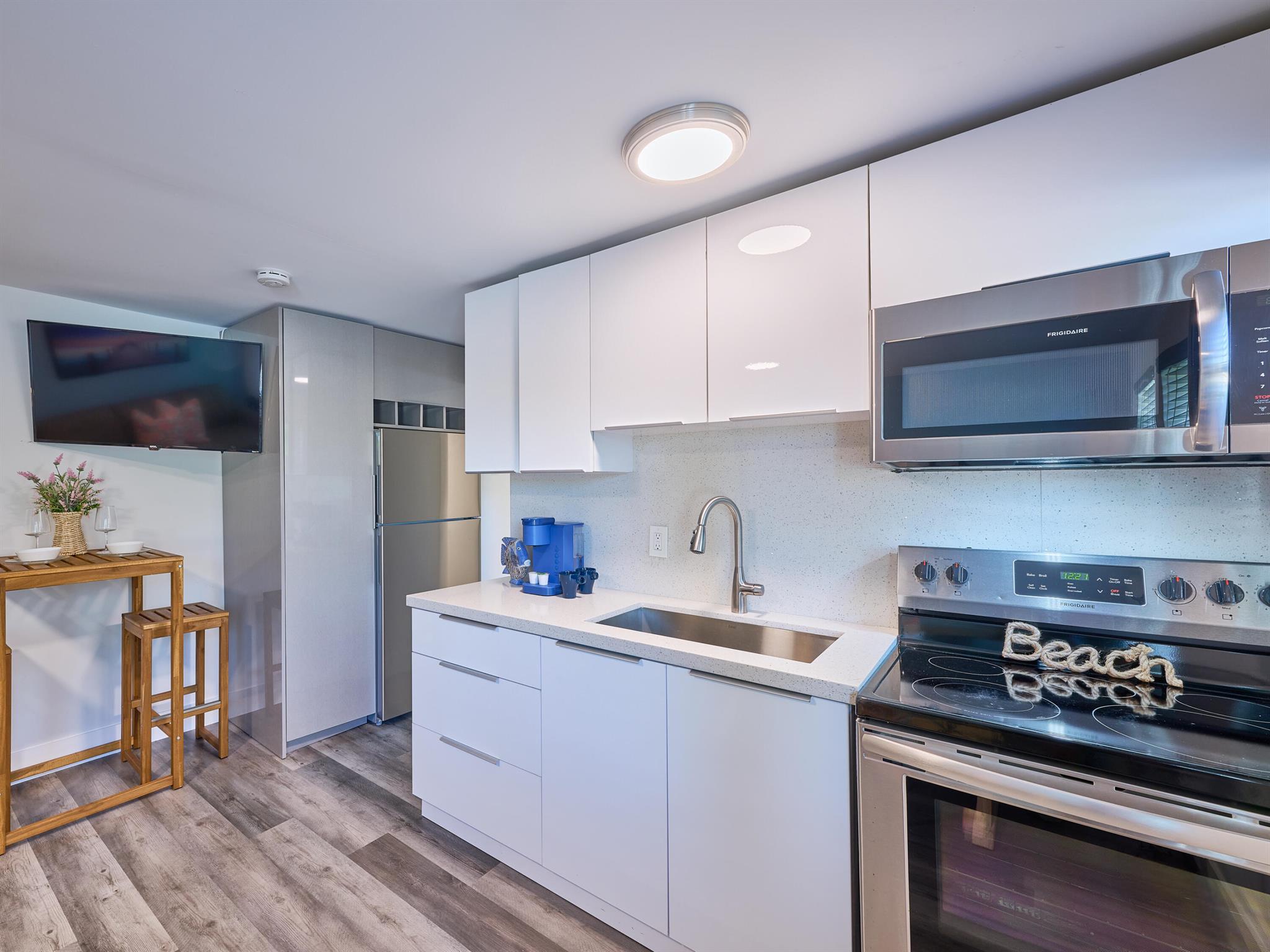 2020 Washington Street 8