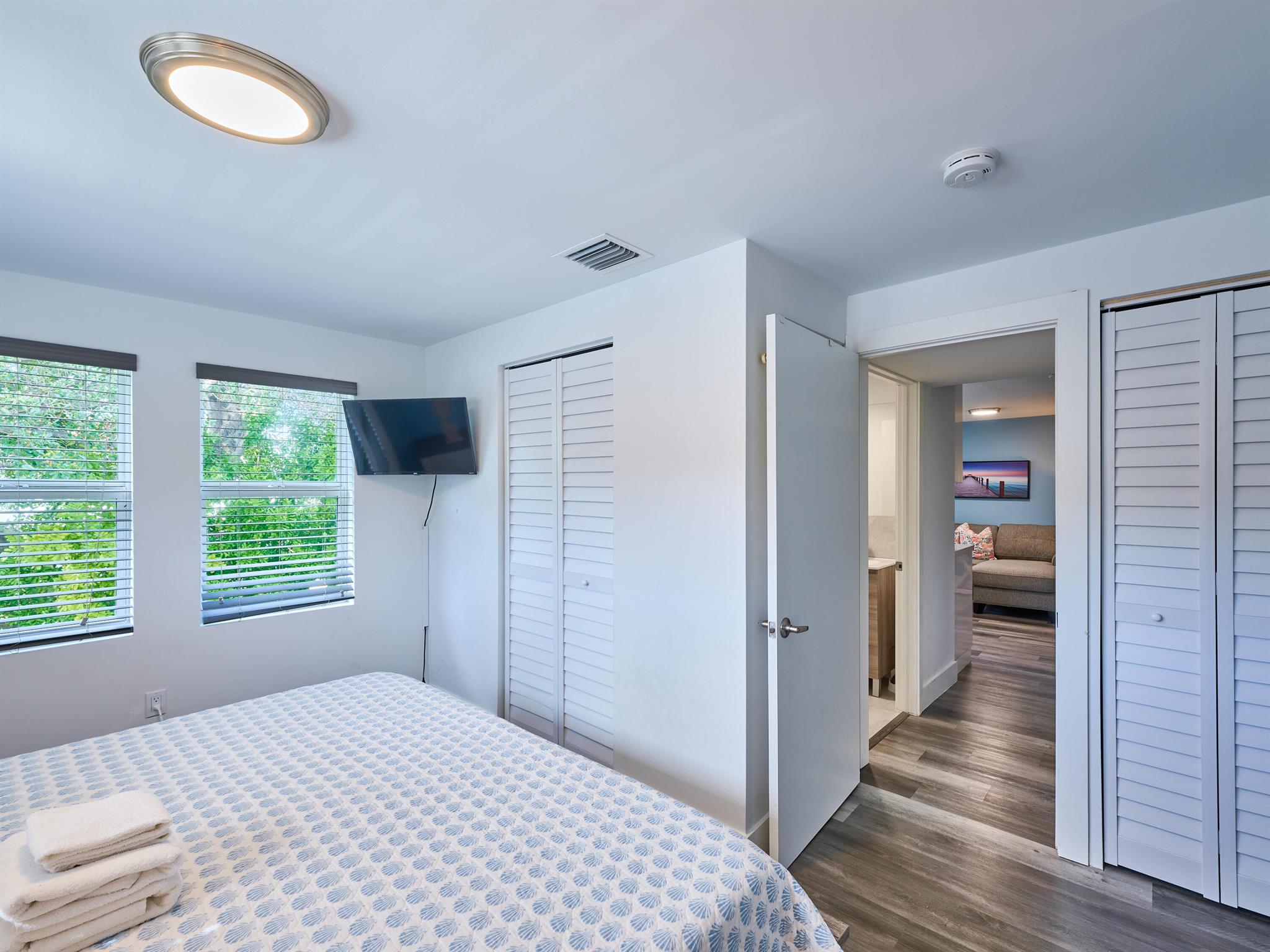 2020 Washington Street 8