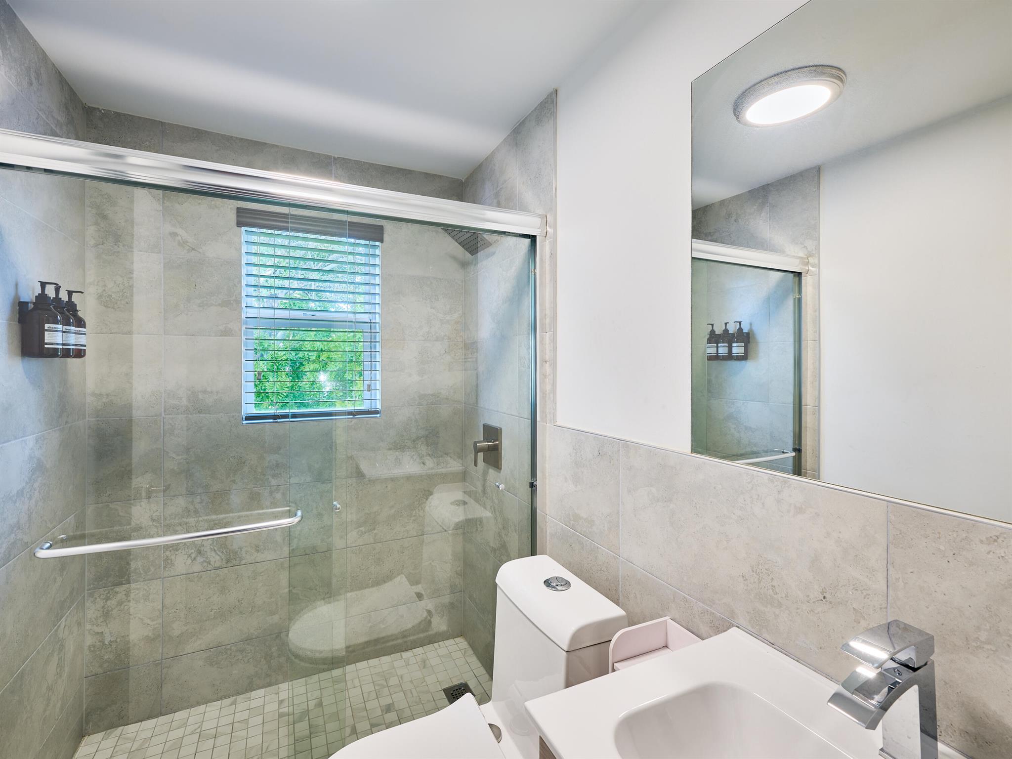 2020 Washington Street 8