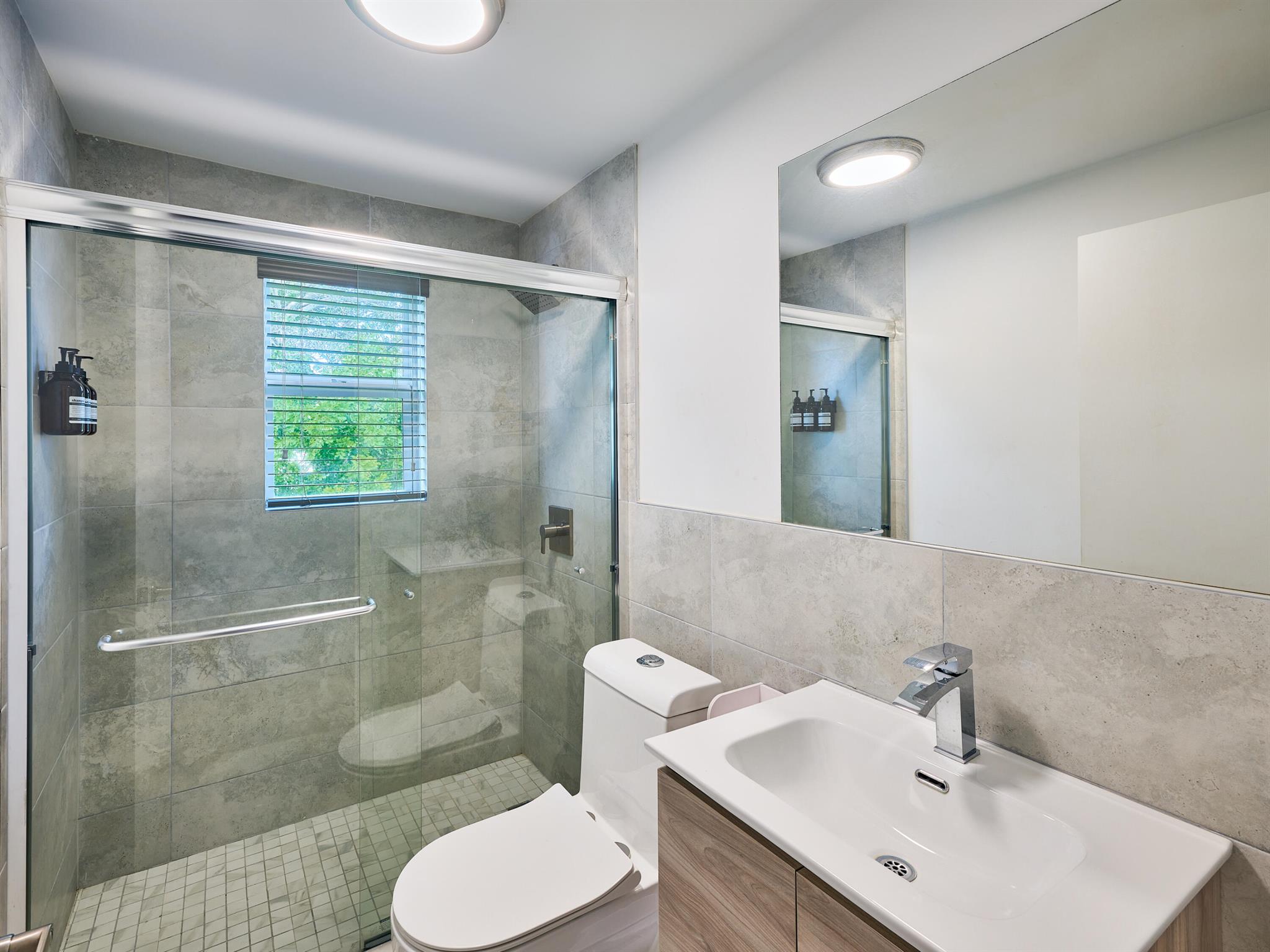 2020 Washington Street 8