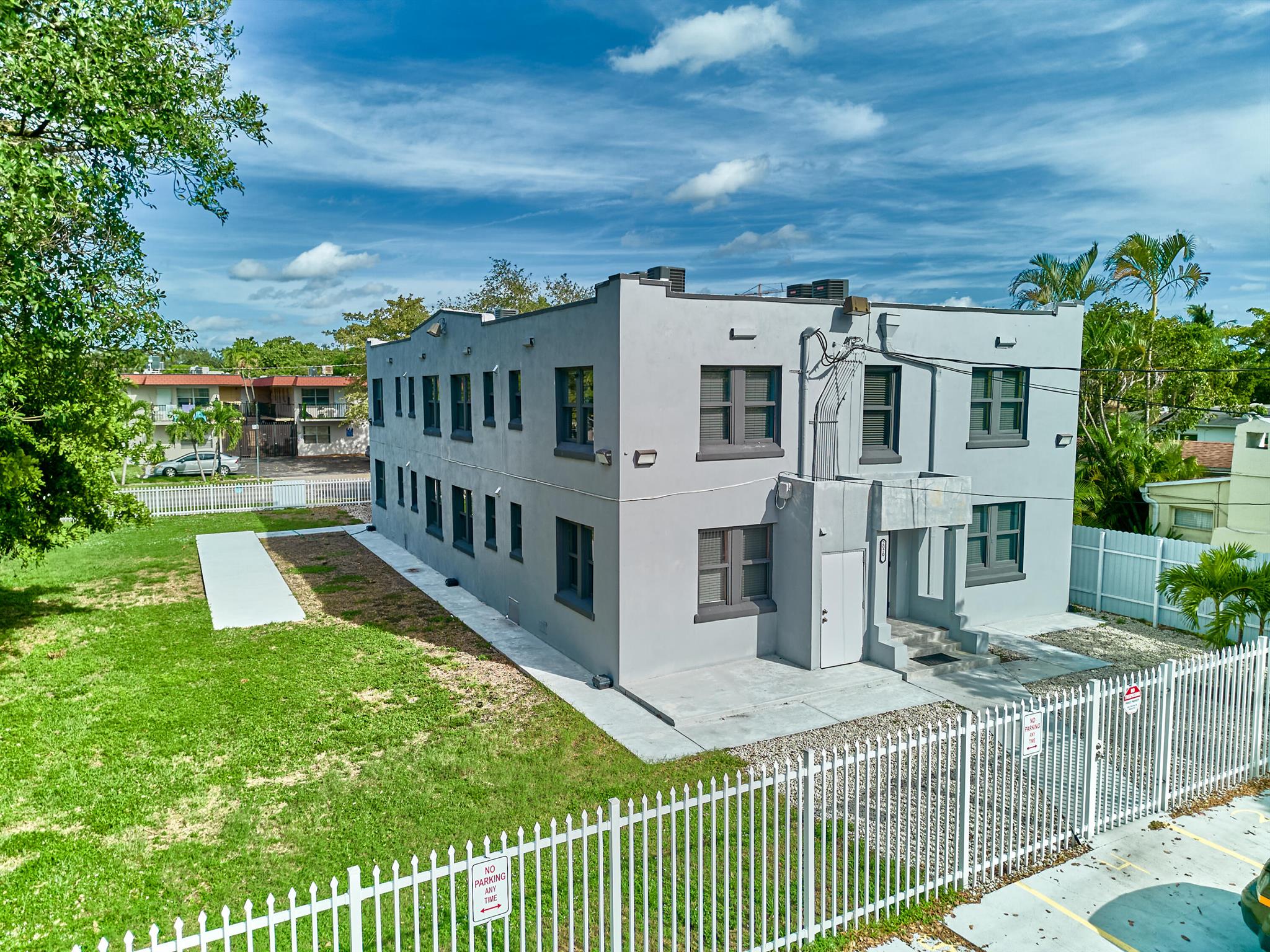 2020 Washington Street 8