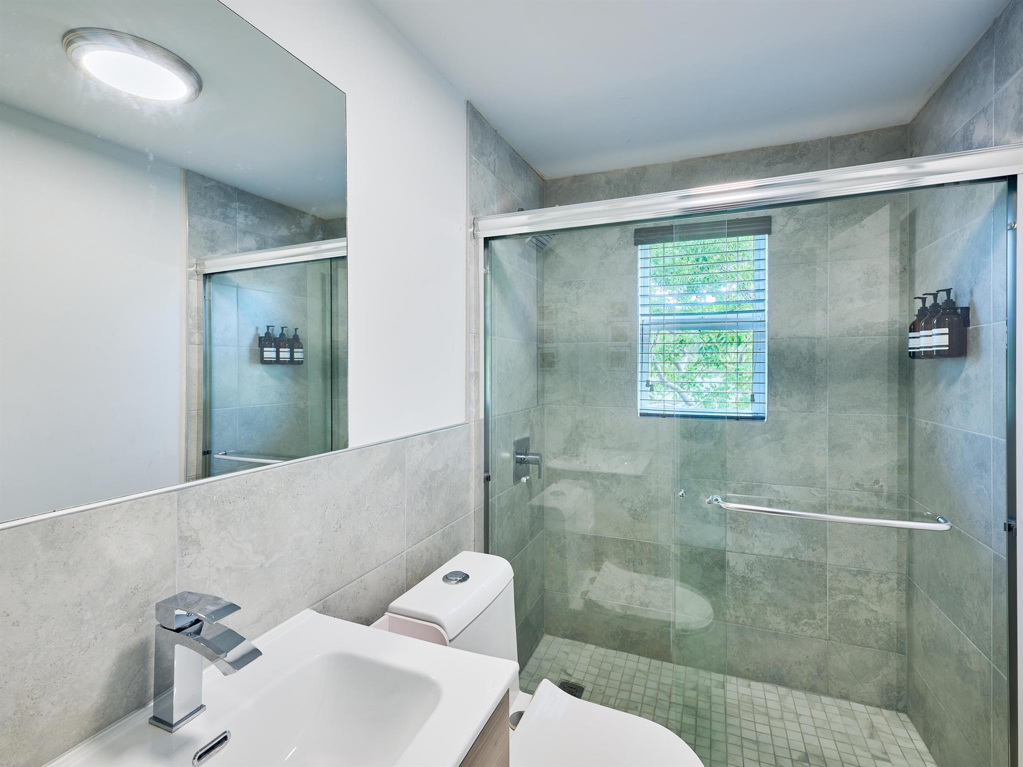 2020 Washington Street 4