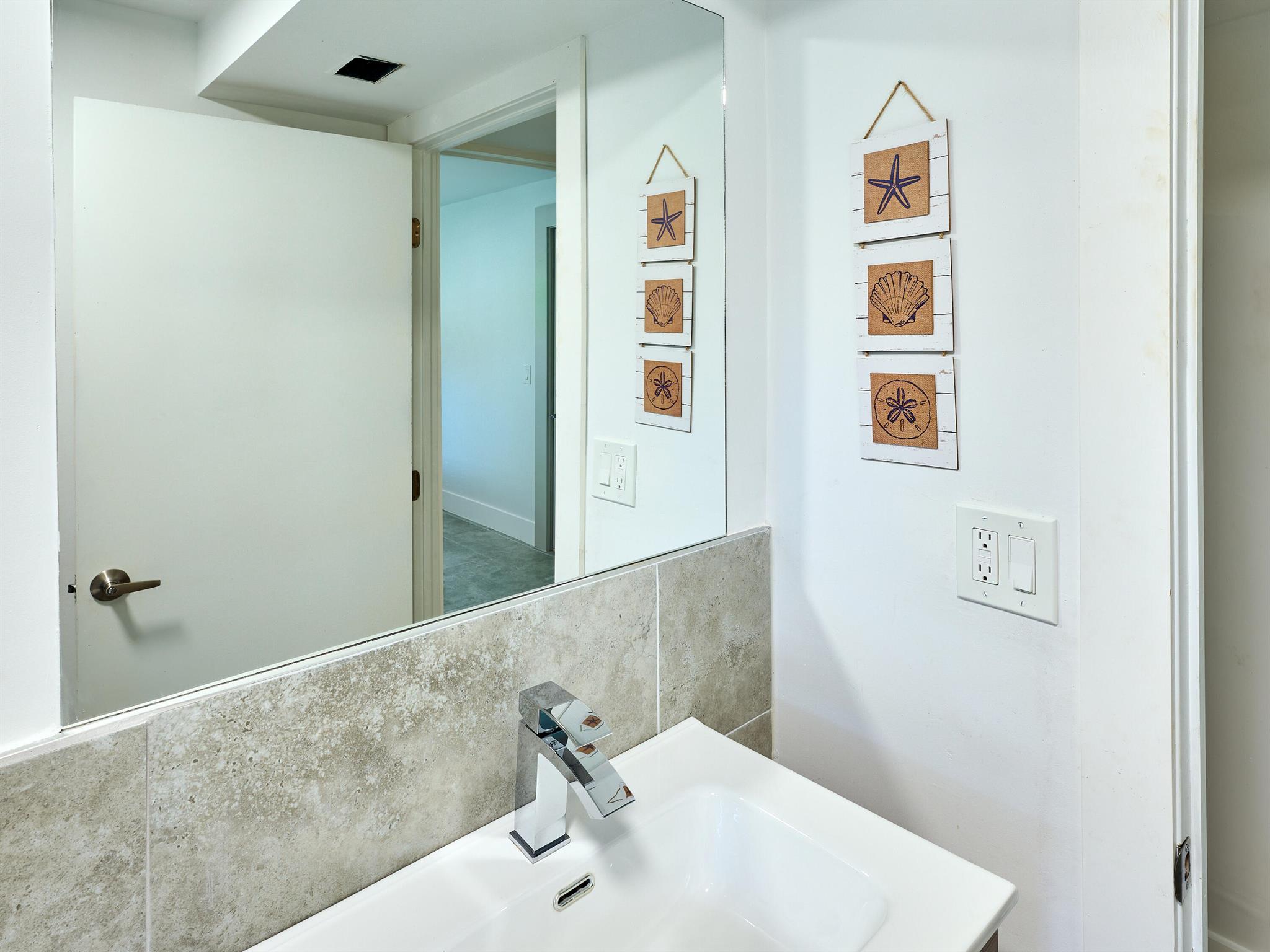 2020 Washington Street 1