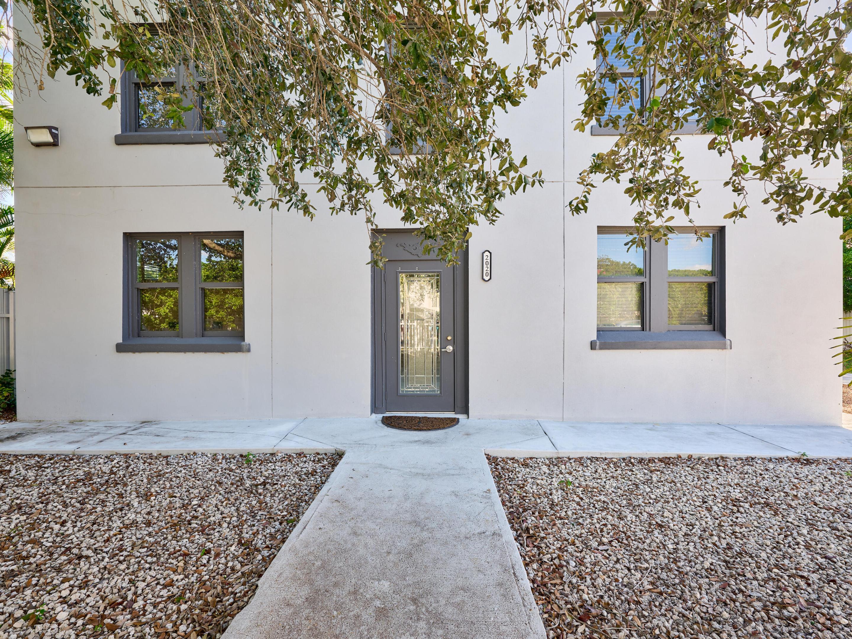 2020 Washington Street 1