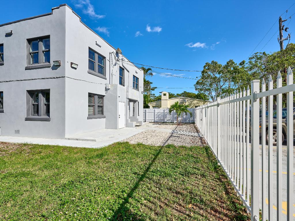 2020 Washington Street 1