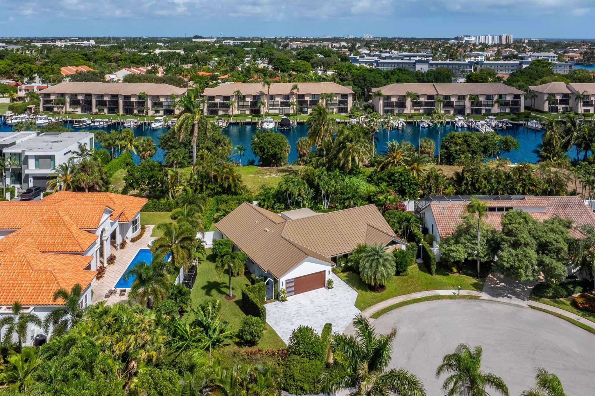 843 NE Mulberry Drive