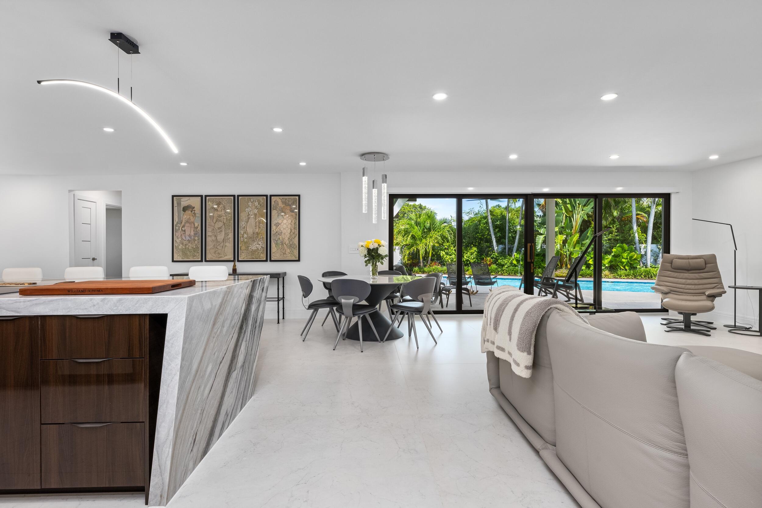 843 NE Mulberry Drive