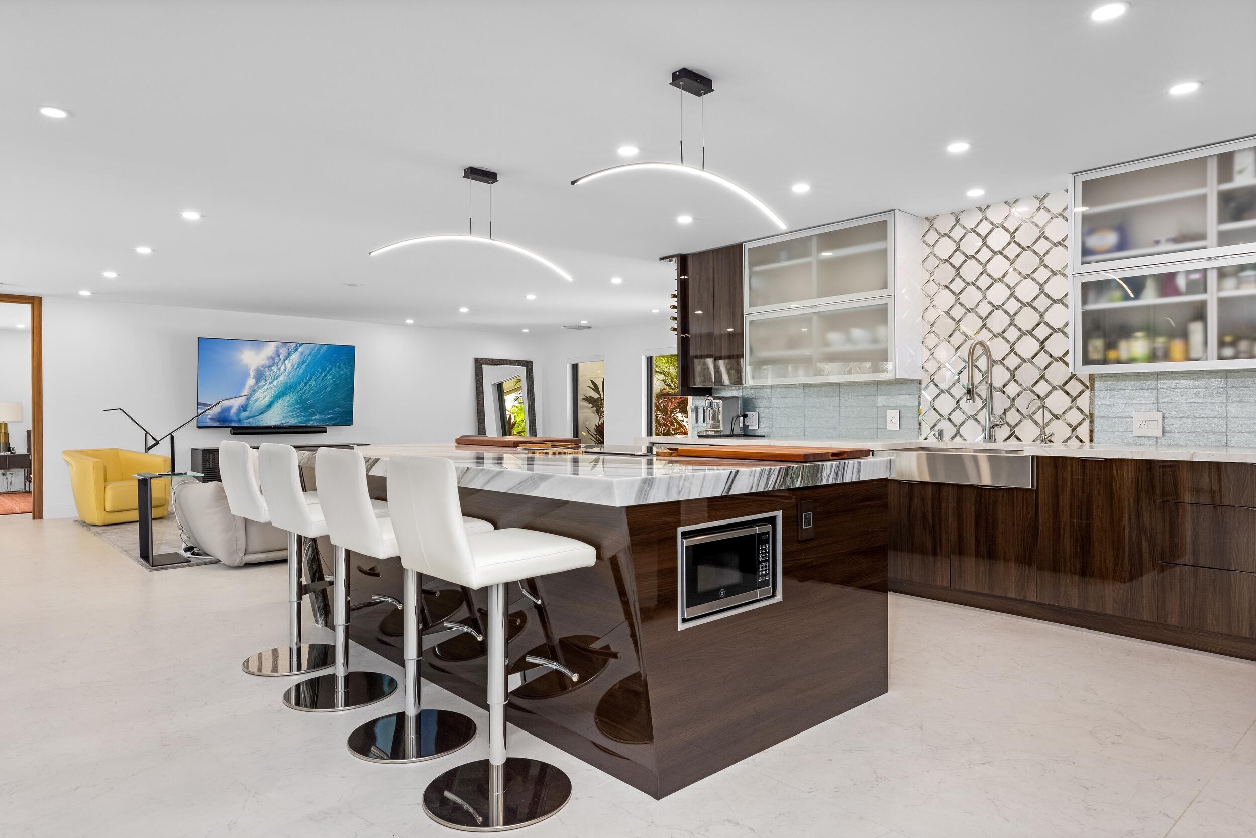 843 NE Mulberry Drive