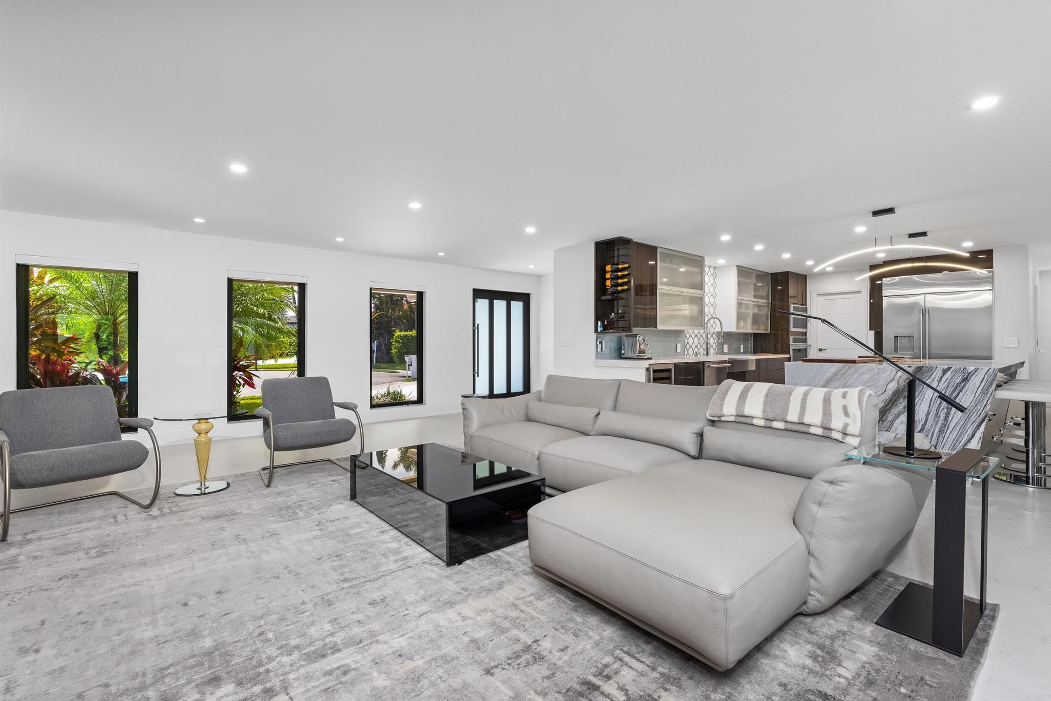 843 NE Mulberry Drive