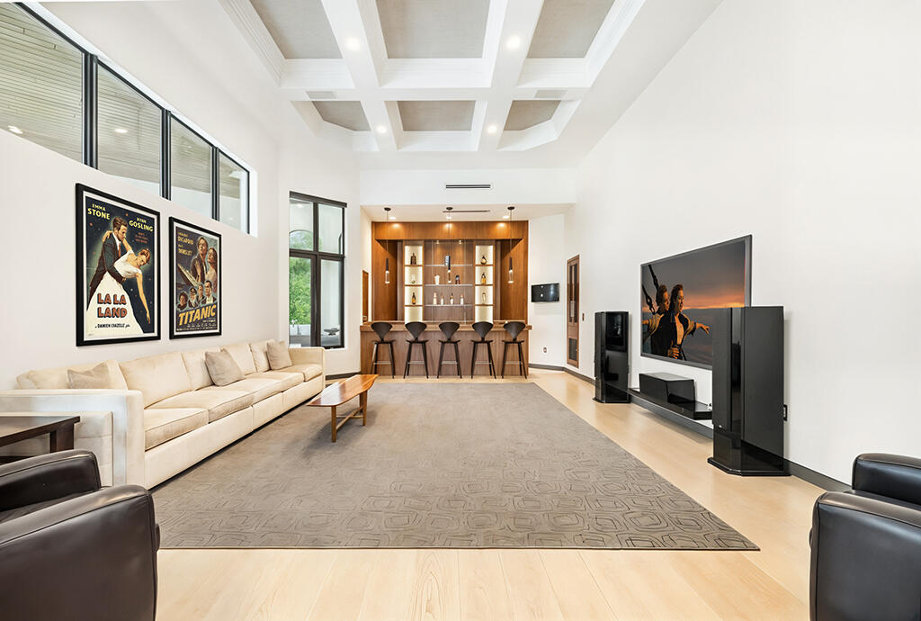 13001 Brynwood