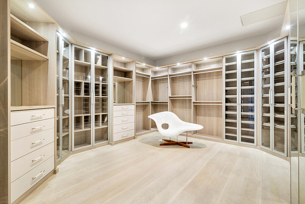13001 Brynwood