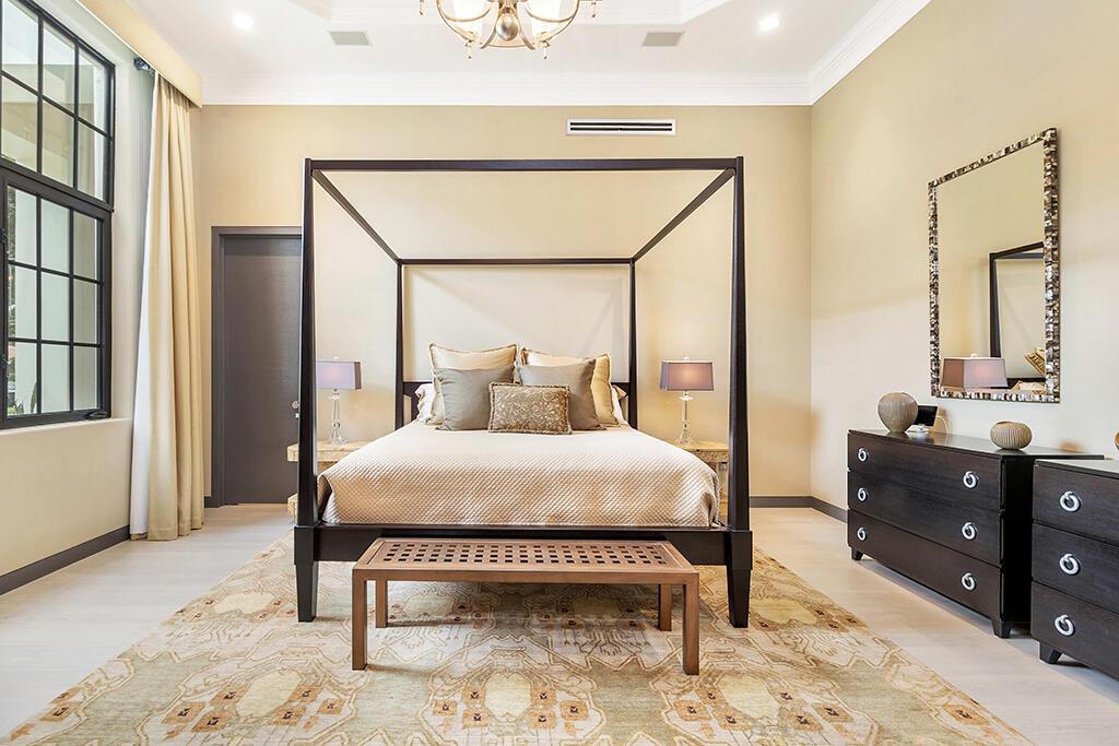 13001 Brynwood