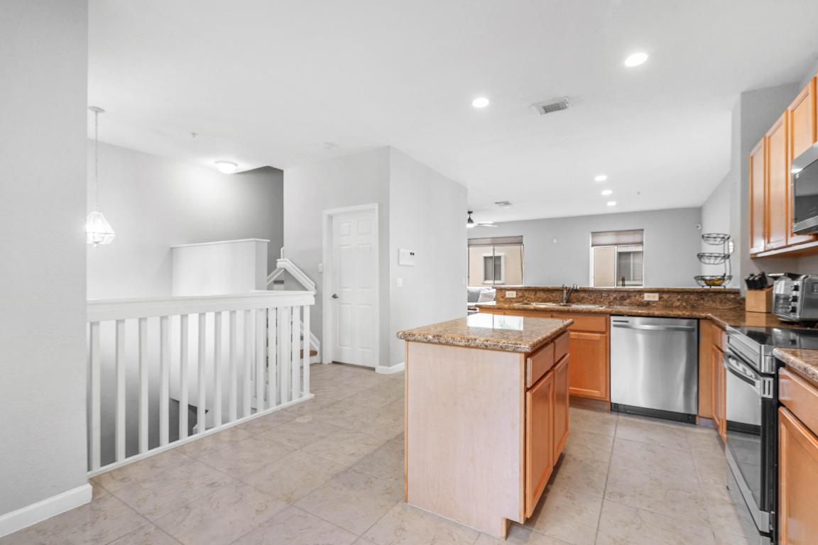 2897 S Greenleaf Circle