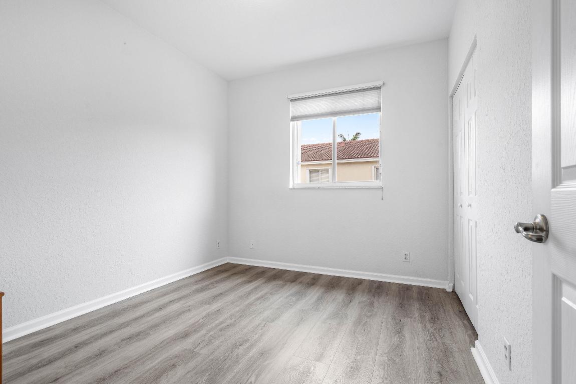 2897 S Greenleaf Circle