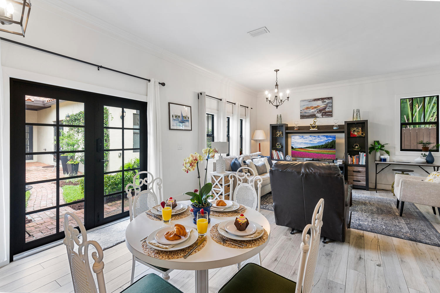 3505 Poinsettia Avenue