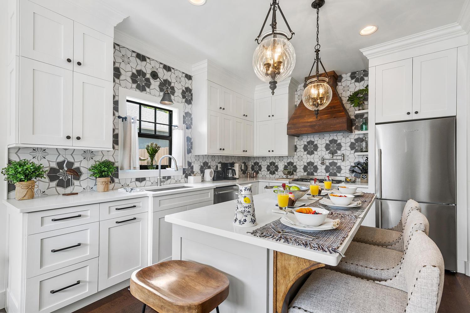 3505 Poinsettia Avenue