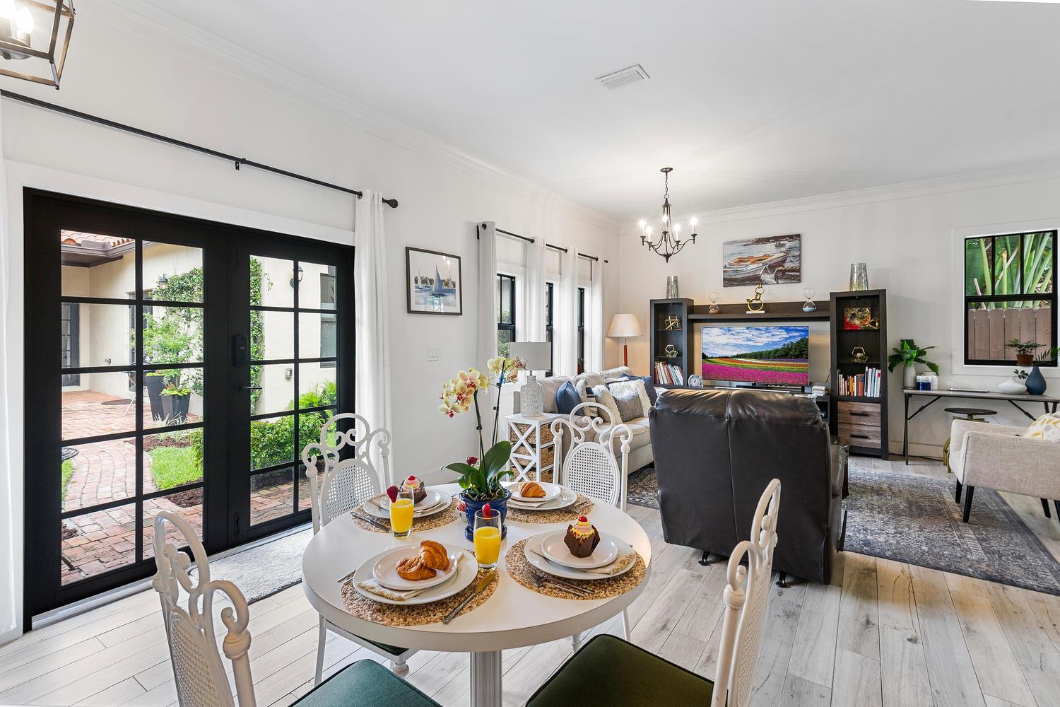 3505 Poinsettia Avenue