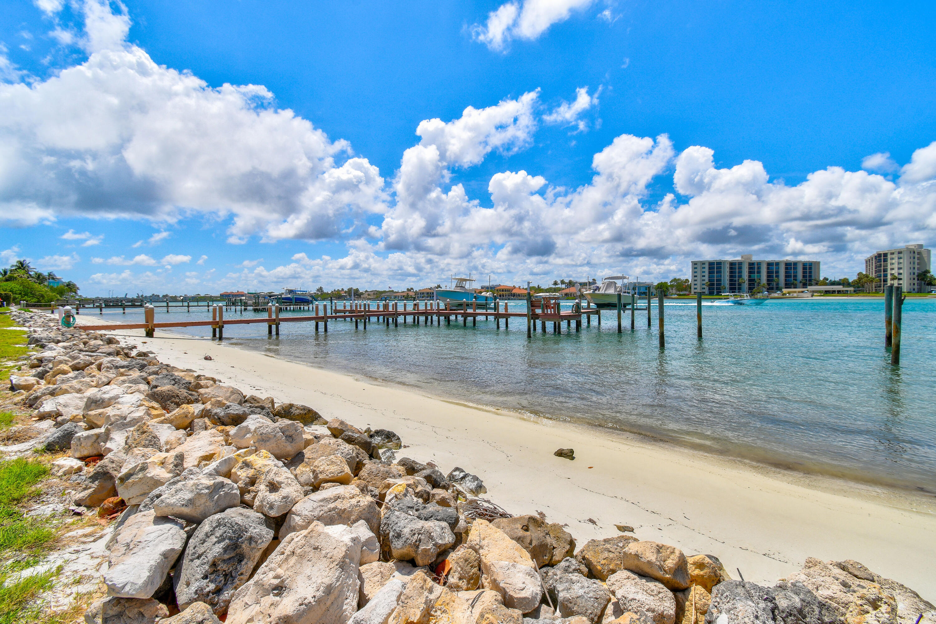 19850 Beach Road 5a