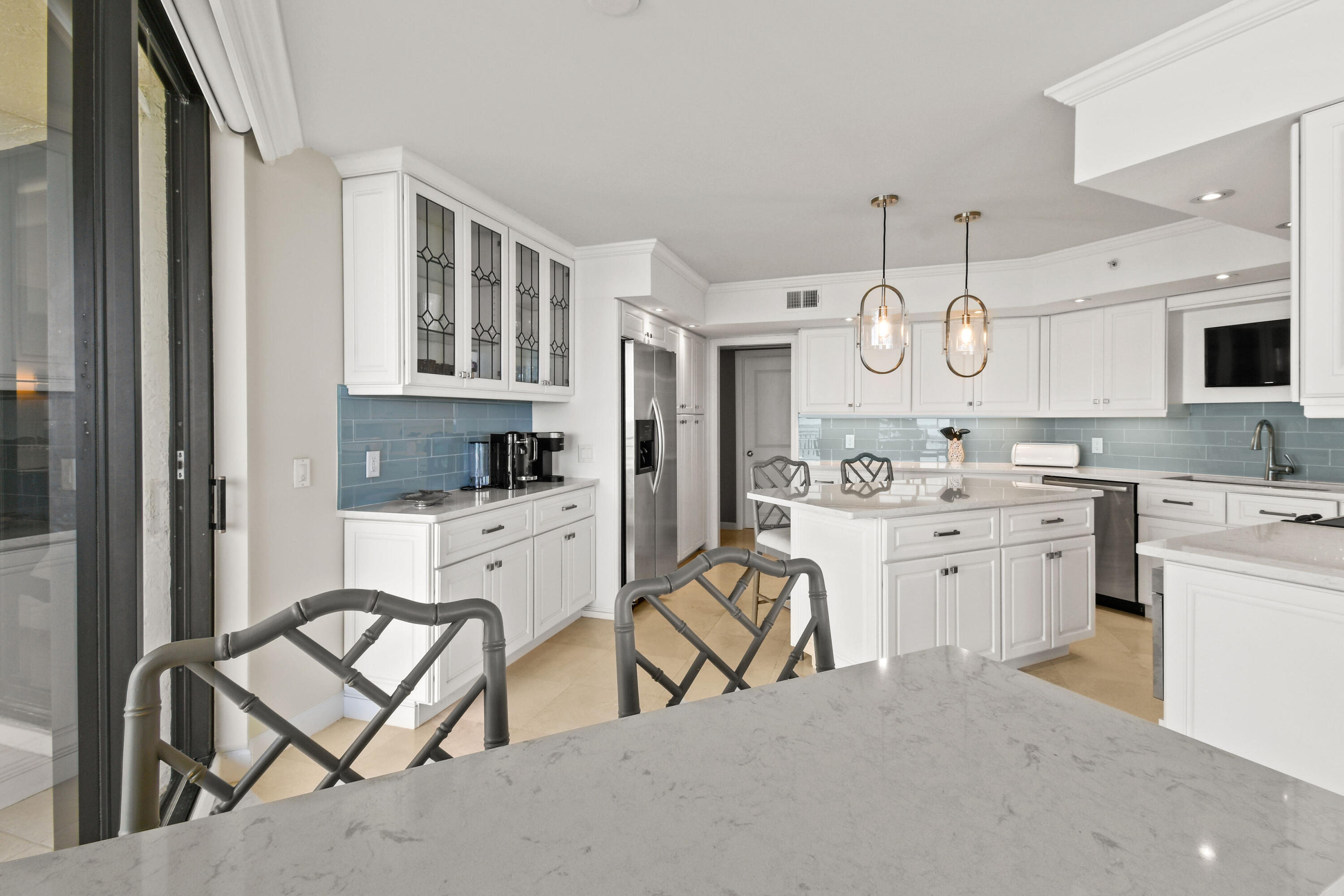 19850 Beach Road 5a