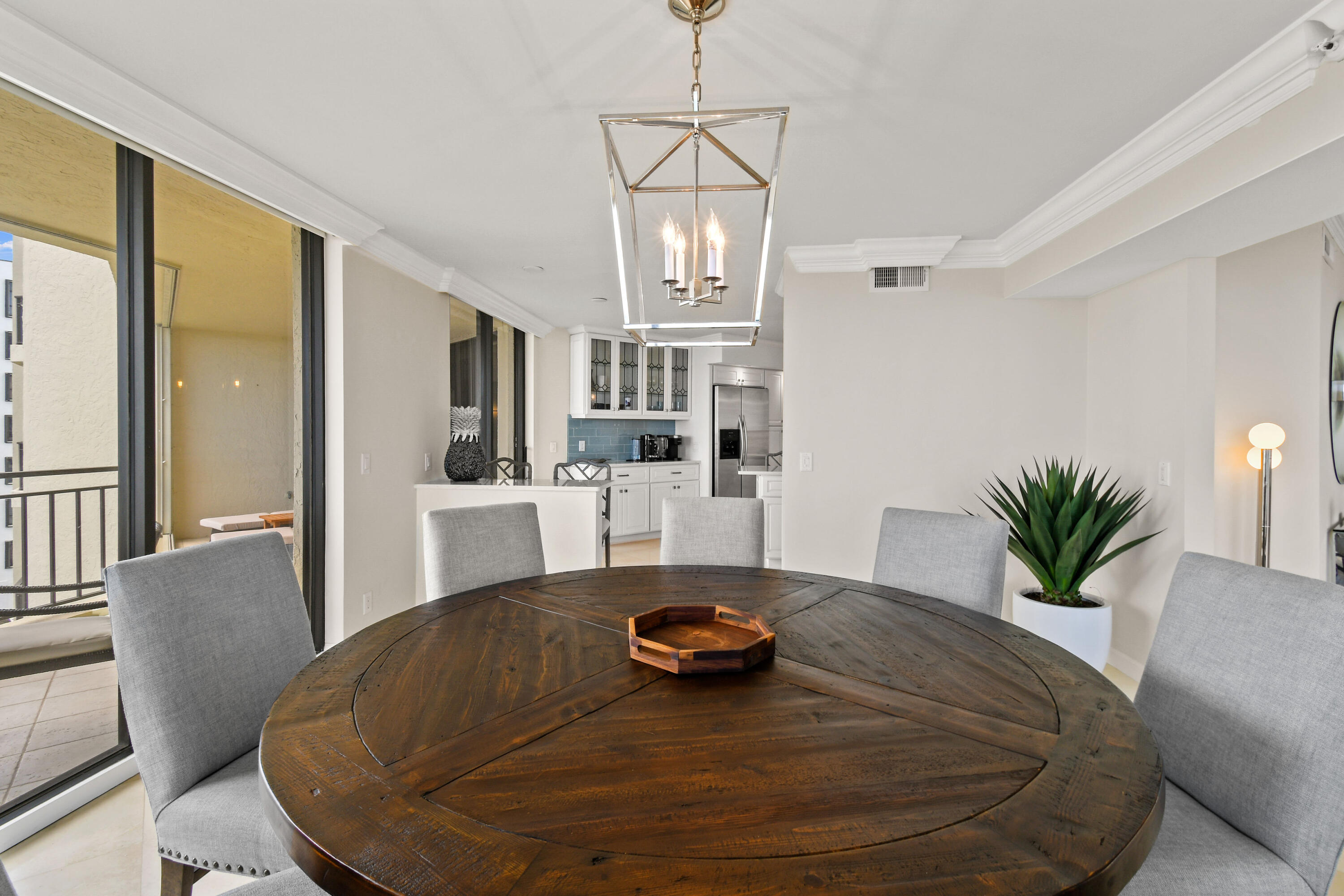 19850 Beach Road 5a