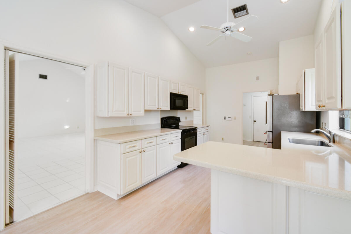 1828 NW Buttonbush Circle