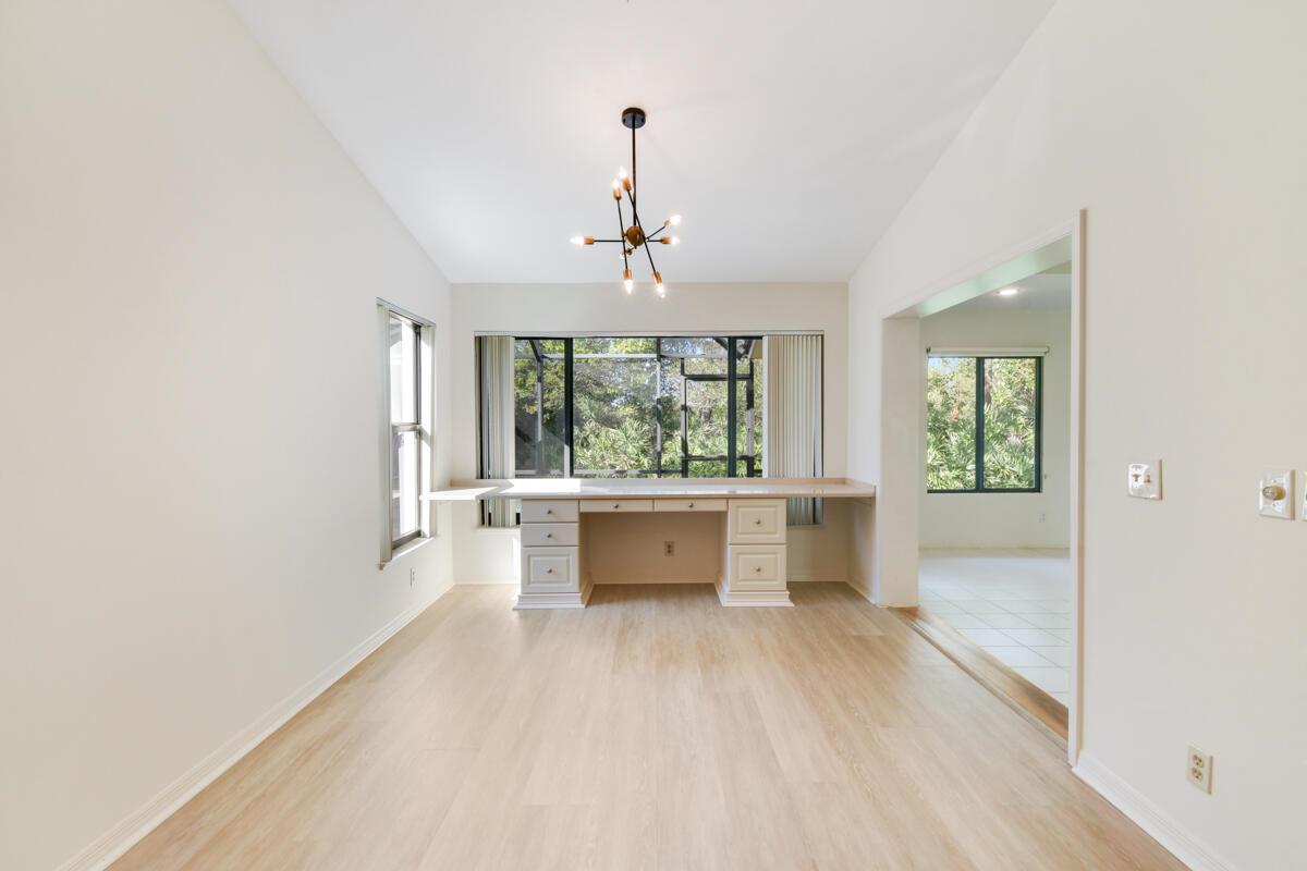 1828 NW Buttonbush Circle