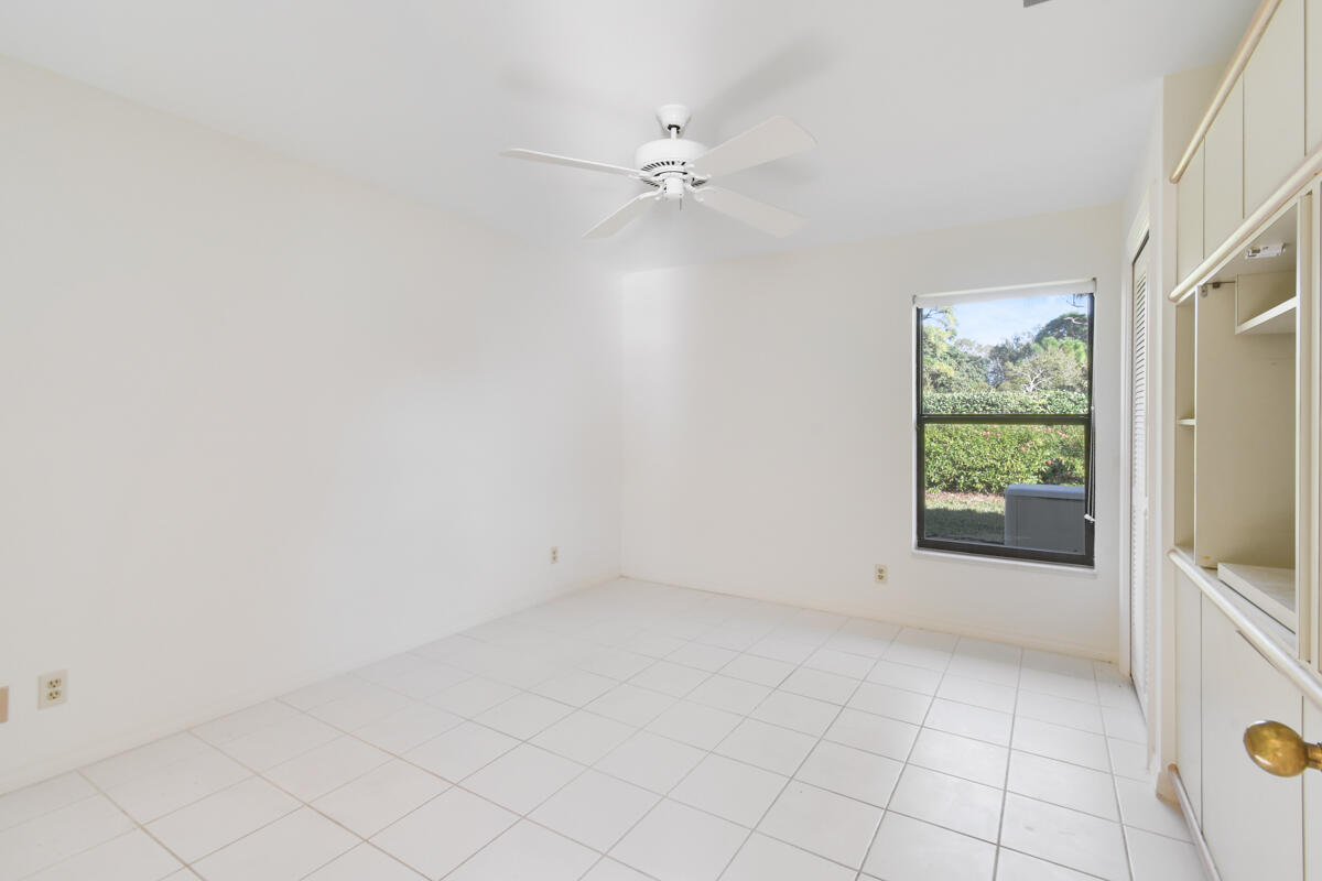 1828 NW Buttonbush Circle